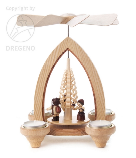 Teelichtpyramide mit Waldleuten