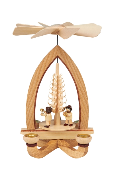 Pyramide mit Bläsertrio