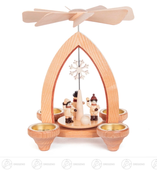 Teelichtpyramide mit Schneeballschlacht